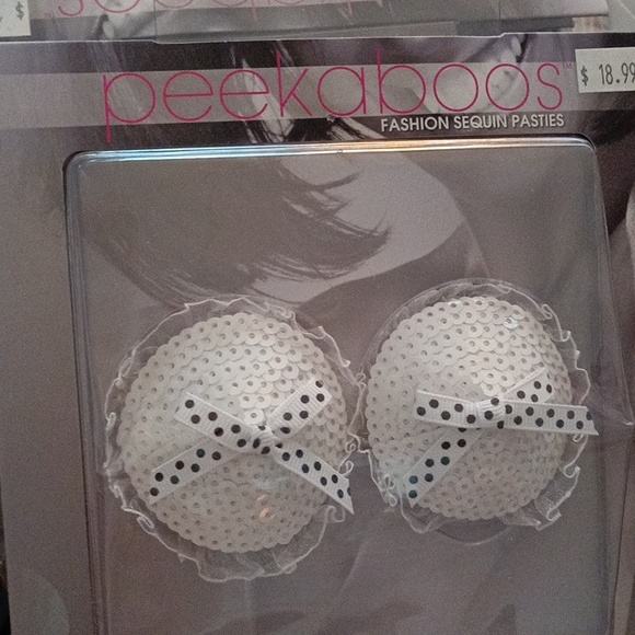Peekaboos fashion sequin pasties.2 Sets - Picture 1 of 4